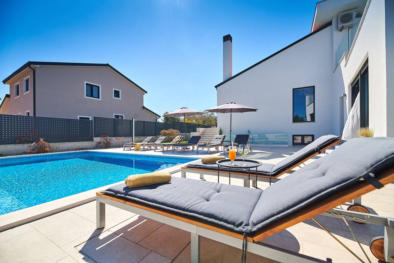 Villa Silver Sky mit Pool in Kaštel (Plovanija), Buje