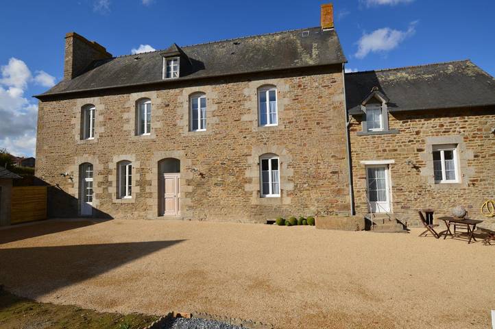 Gîte pour 5 personnes, avec Terrasse ainsi que Jardin et Vue dans La Chapelle-Janson
