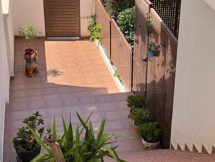 Appartement entier, Appartement Salamandra avec vue sur les montagnes, piscine, jardin et Wi-Fi. in Carboneras, Costa de Almería