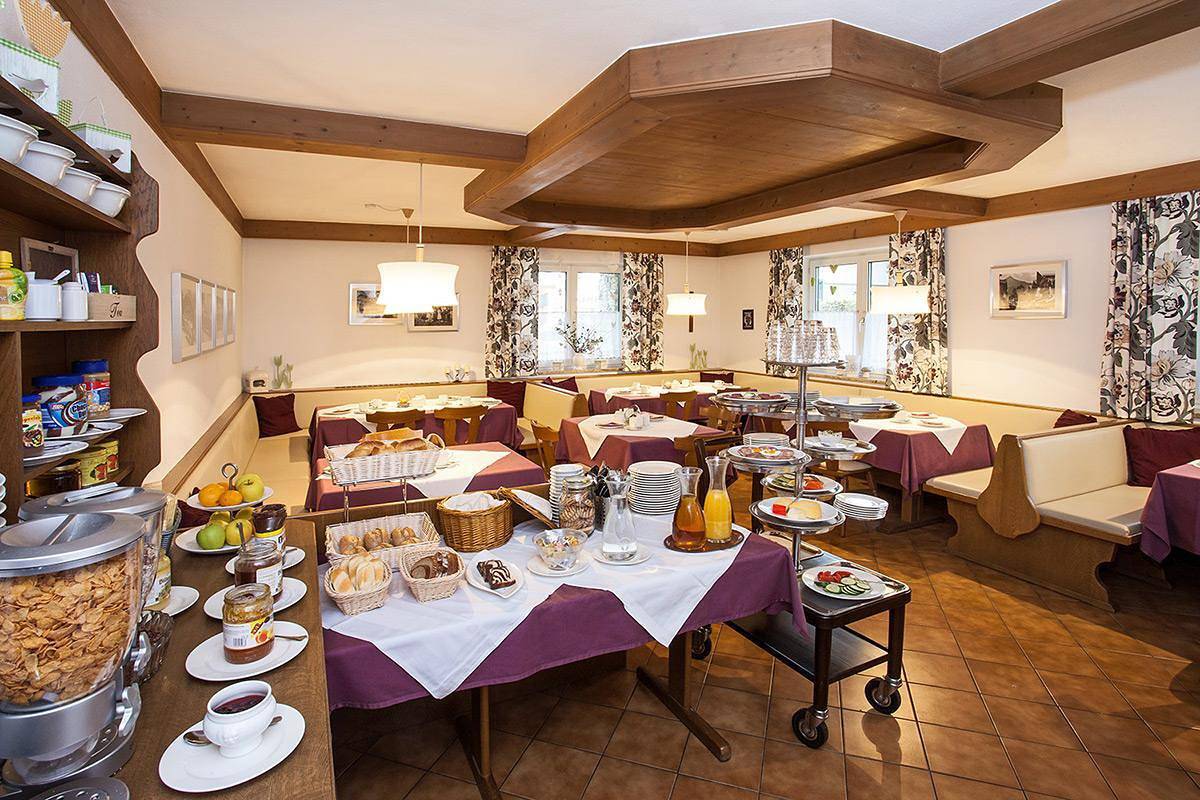 Ganze Ferienwohnung, Vierbettzimmer mit Dusche, Wc in Golling an der Salzach, Tennengau