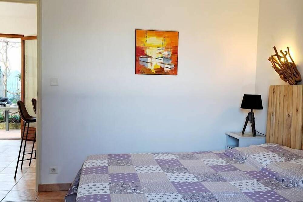 House with pool, air conditioning, close to the beach in Six-Fours-les-Plages, Region de Toulon