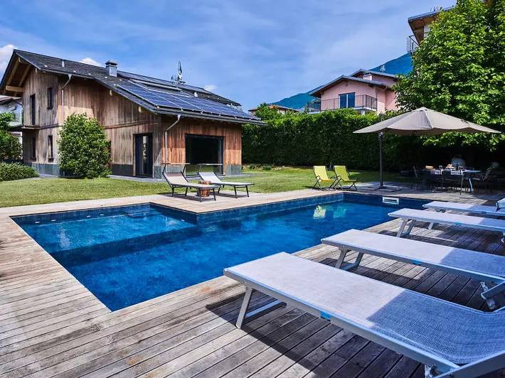 Ferienhaus für 12 Personen, mit Pool und Balkon