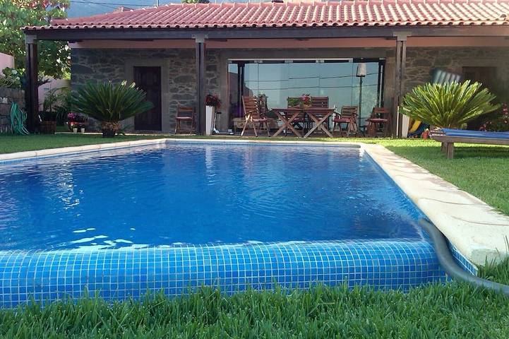 Casa de vacaciones para 4 personas, con jardín además de piscina y balcón, Se admiten mascotas - 1