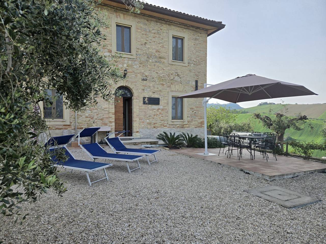 Leone D'Oro in Ripatransone, Ascoli Piceno Province
