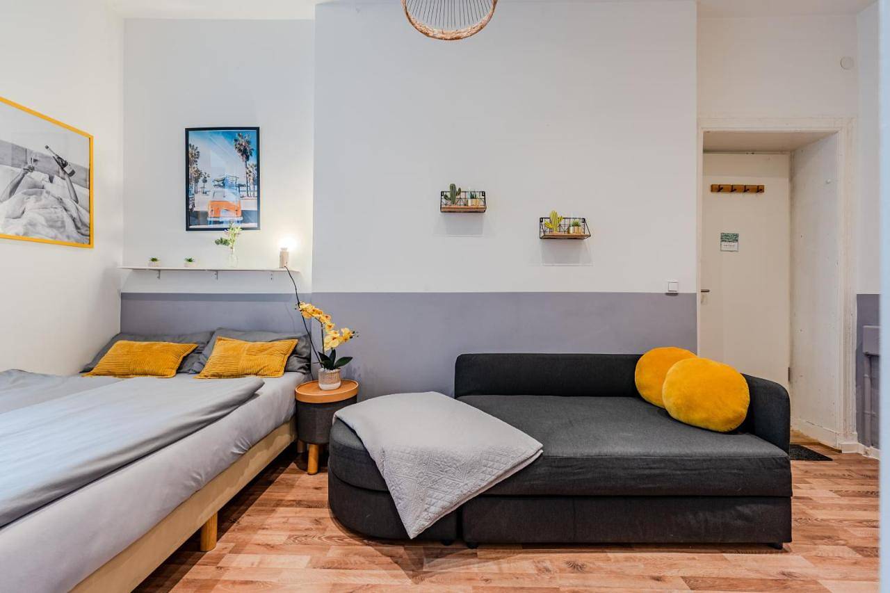 Apartamento entero, Retro-Apartment mit Terrasse in Berlin Wedding, Berlín