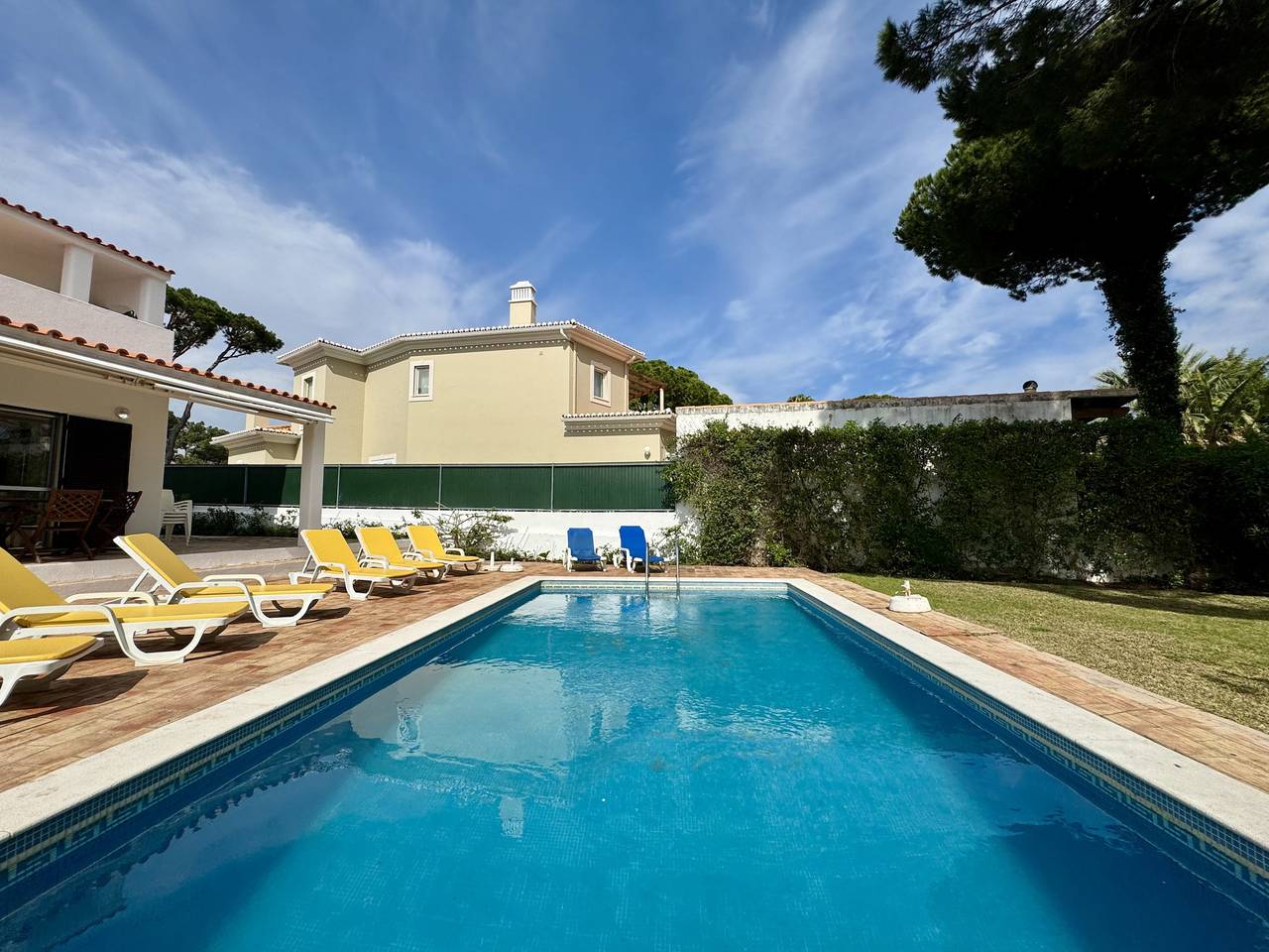 Vilamoura Ocean Villa With Pool in Quarteira, Faro Distrikt