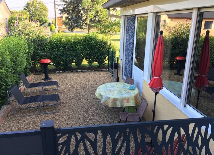 Appartement de vacances pour 2 personnes, avec terrasse et jardin ainsi que piscine et jacuzzi dans Saône-et-Loire - 2