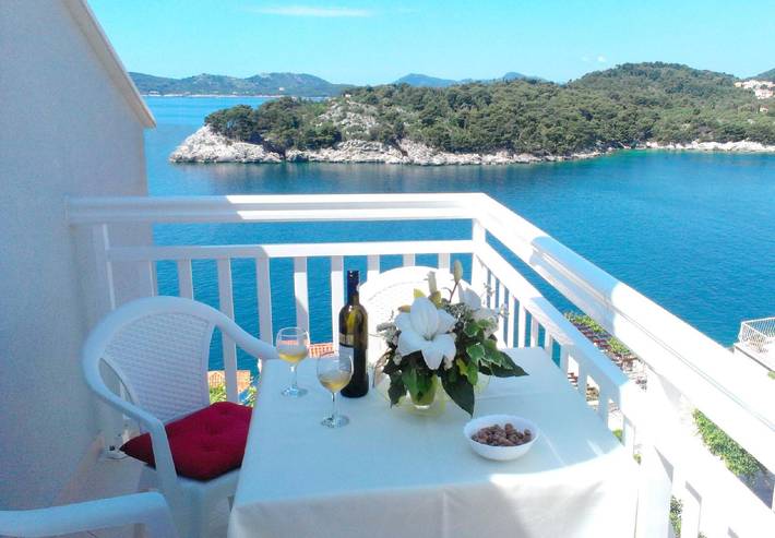 Holiday apartment for 5 people, with garden and balcony - 1