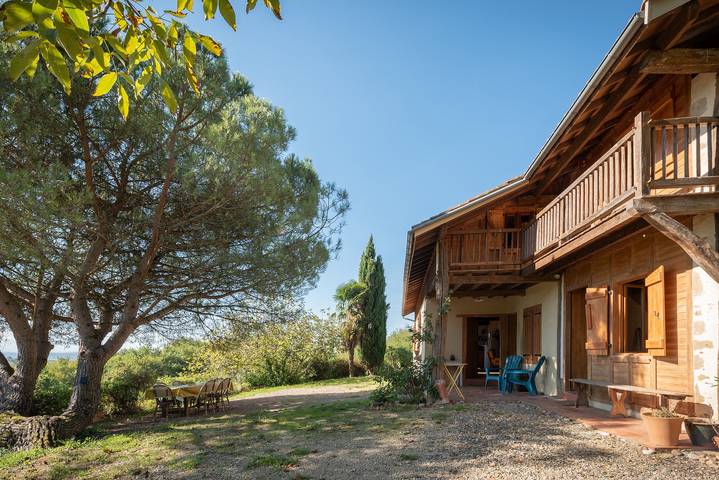 Gîte pour 11 personnes, avec jardin dans le Gers - 2