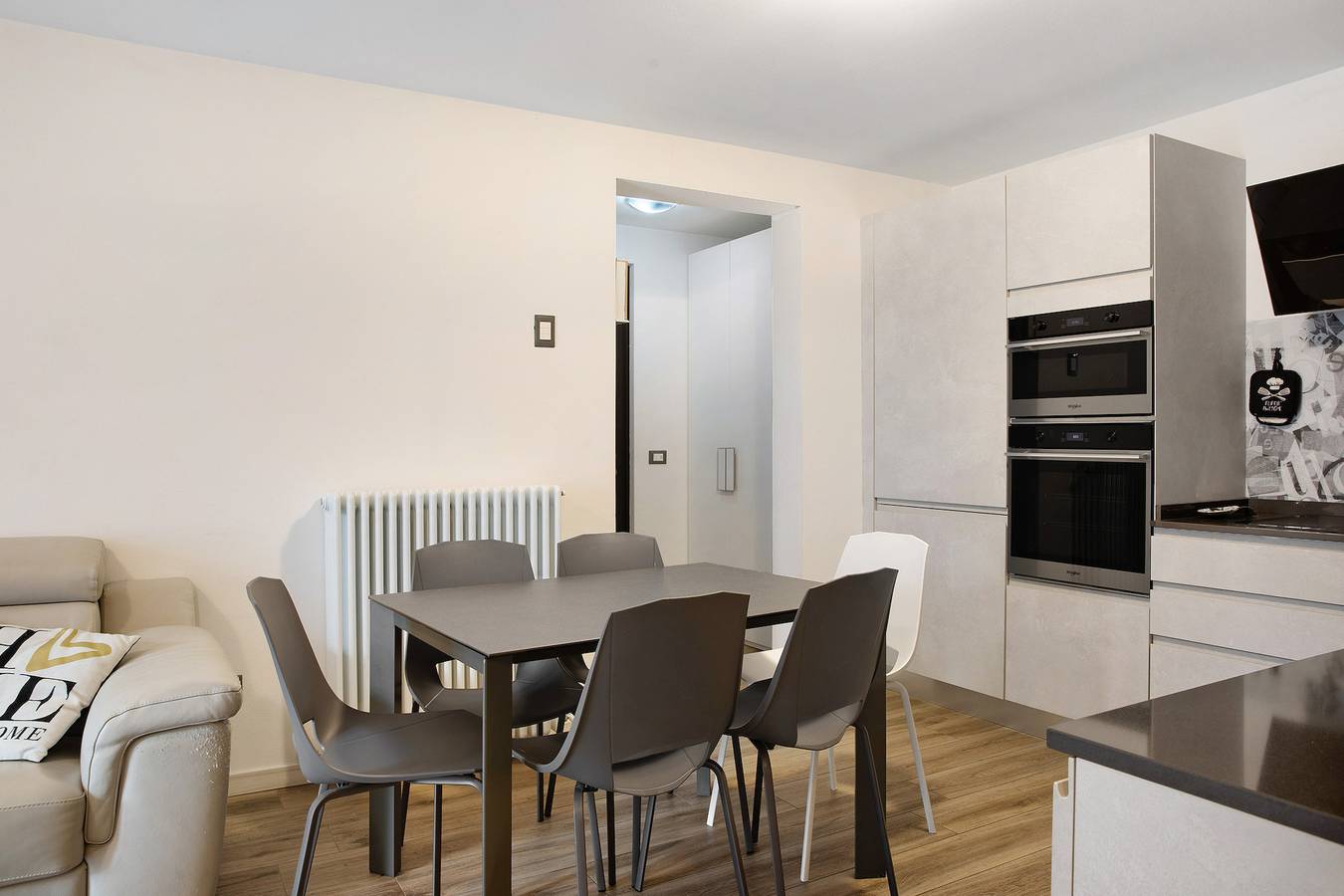 Entire apartment, Apartment 'Giorgia - Caspoggio' with Mountain View, Shared Garden and Balcony in Caspoggio (Town), Caspoggio