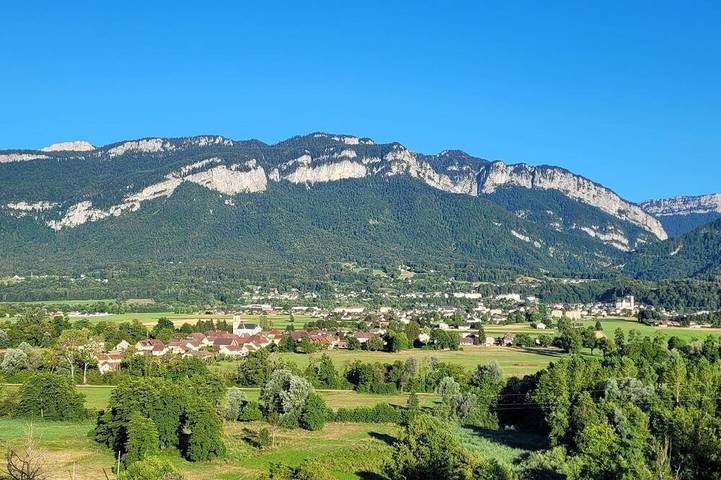 Gîte pour 5 personnes, avec jardin et balcon à Saint-Laurent-du-Pont
