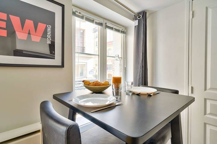 Entire apartment, New and Bright Studio in the Heart of Paris (1G) in 10th Arrondissement, Paris