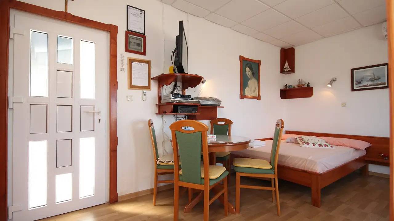 Estudio entero, Studio für 3 Personen (19 m²) in Preko in Preko, Isla de Ugljan