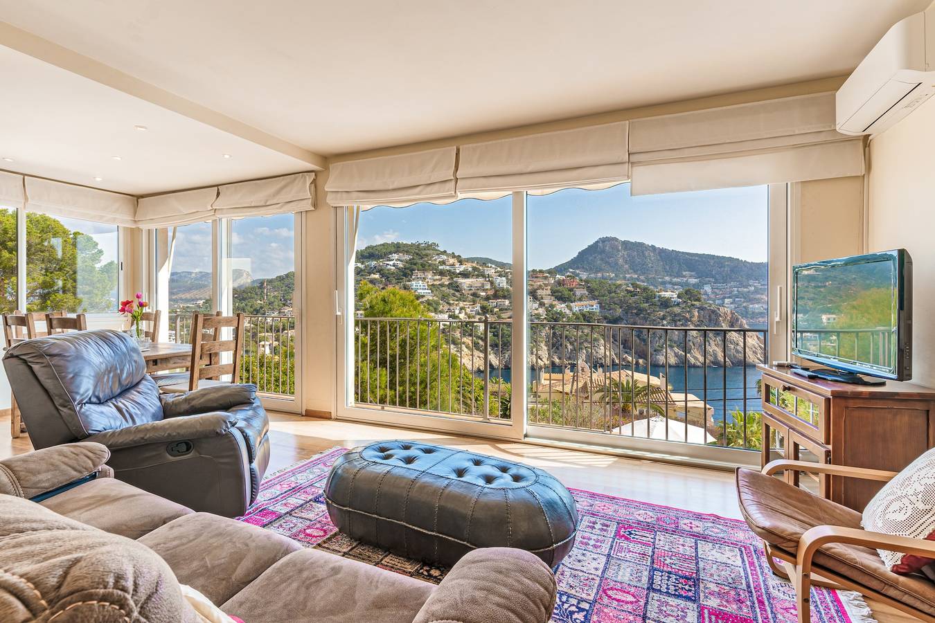 Encantadora "Villa Almeda" con vistas al mar, piscina, Wi-Fi, aire acondicionado, terraza y jardín in Puerto de Andrach, Andrach