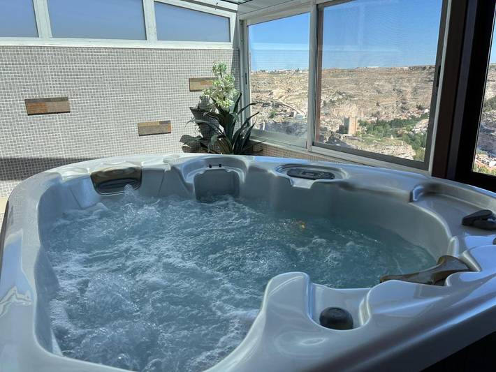 Casa rural para 8 personas, con Jacuzzi además de Terraza y Vistas en Alcalá del Júcar
