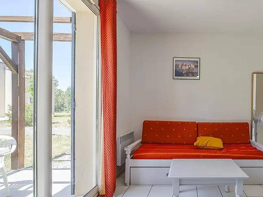 Résidence Sun Hols Les Rives du Lac - Vacancéole - House 4 persons - 2 rooms for 4 people in Saint-Saturnin-lès-Avignon, Vaucluse