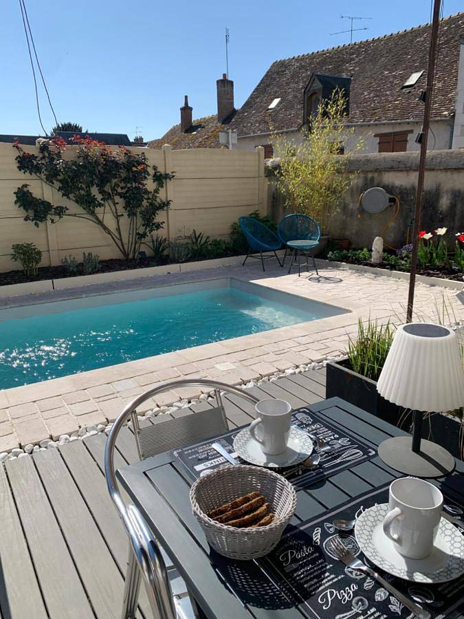 Maison d’hôte pour 2 personnes, avec Terrasse et Piscine à Cour-Cheverny
