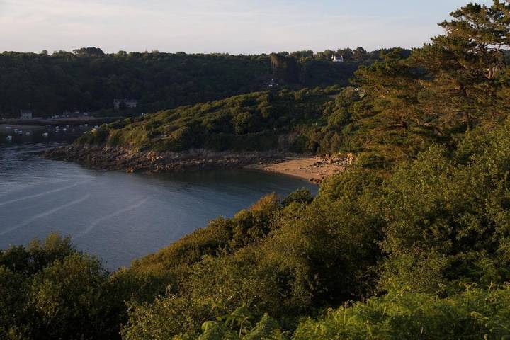 Chambre d’hôte pour 8 personnes, avec jardin et vue à Ploulec'h