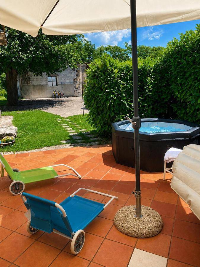Casa vacanza per 9 persone, con Balcone e Idromassaggio nonché Terrazza e Giardino a Faicchio