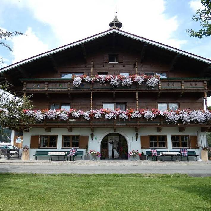 Ferienwohnung für 2 Personen, mit Balkon und Terrasse sowie Garten in Oberndorf in Tirol