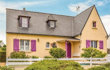 Gîte pour 5 personnes, avec sauna ainsi que piscine et jardin à Pommeret