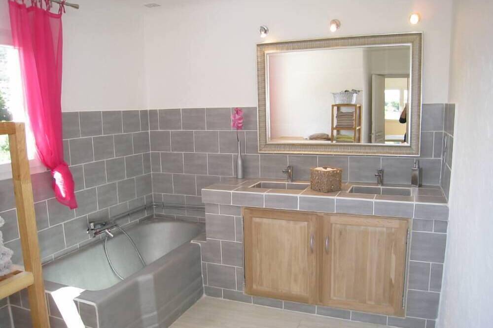 Casa / villa / chalet - Cuers in Cuers, Region de Toulon