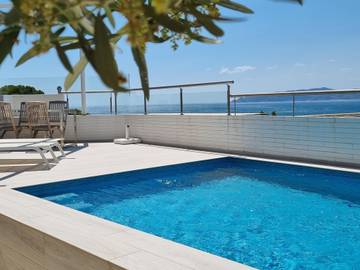Ferienhaus für 5 Personen, mit Balkon und Pool sowie Meerblick an der Costa Brava