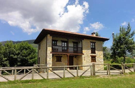 Casa rural para 6 personas, con terraza además de jardín y vistas en Sierra del Sueve - 2