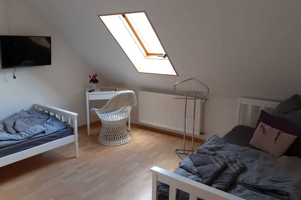 Ganze Wohnung, Tetjes Horstel - Ferienwohnung mit Balkon - Tetjes Horstel - Ferienwohnung in Teterow, Mecklenburgische Seenplatte