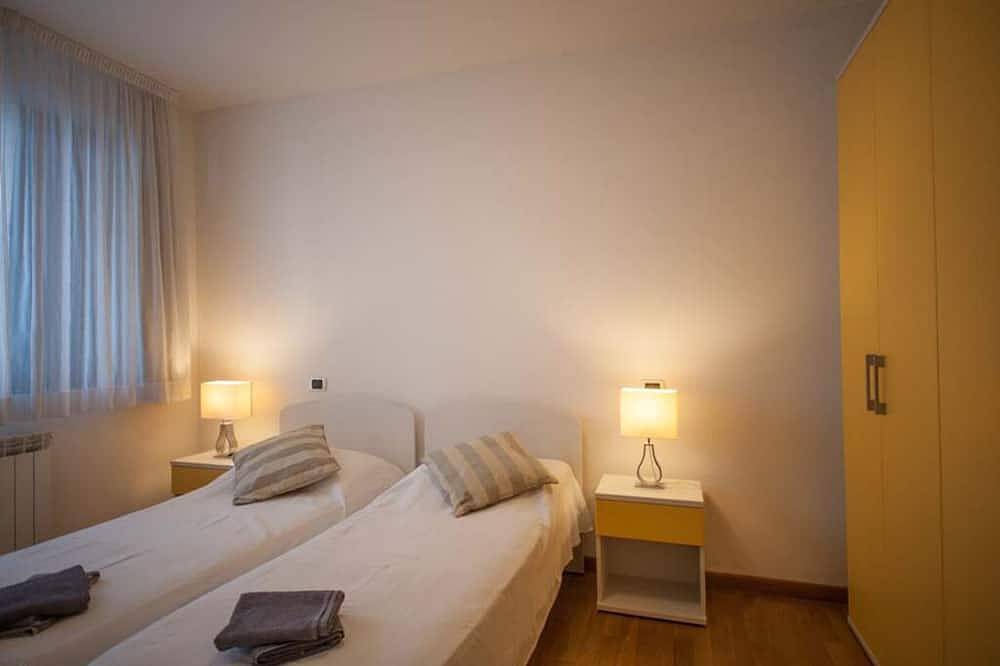 Renovated House Only 100mt from the beach with Wifi and A/C and private parking in Viareggio, Italienische Riviera