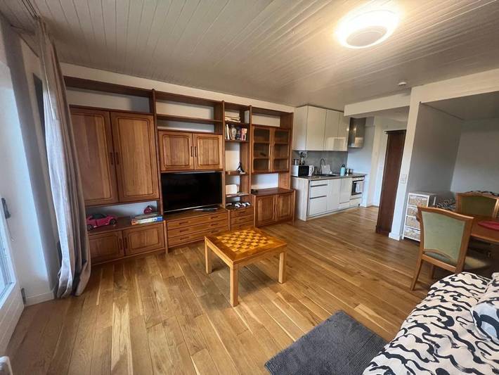Ferienwohnung für 5 Personen, mit Balkon und Terrasse sowie Garten und Pool in Häusern - 2