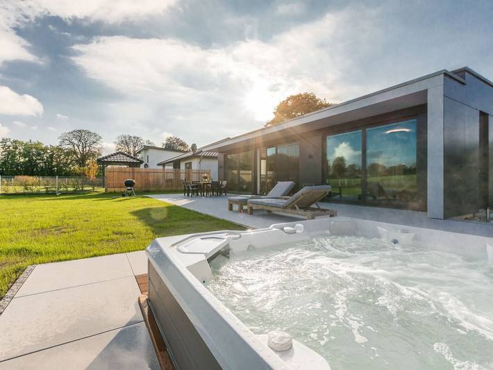 Bungalow für 8 Personen, mit Terrasse und Garten sowie Sauna und Ausblick in Göhren-Lebbin