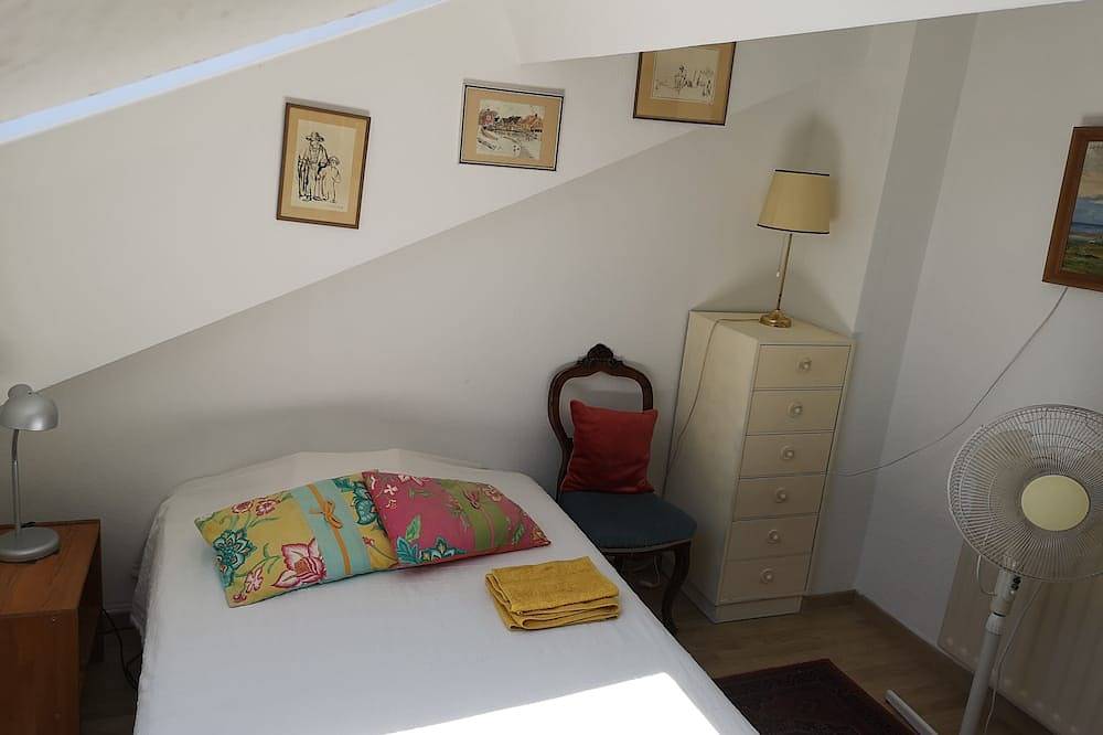 Entire apartment, Splendid penthouse with private roof terrace and 360 ° view over sea & mountains in Saint-Raphaël, Massif de l'Esterel