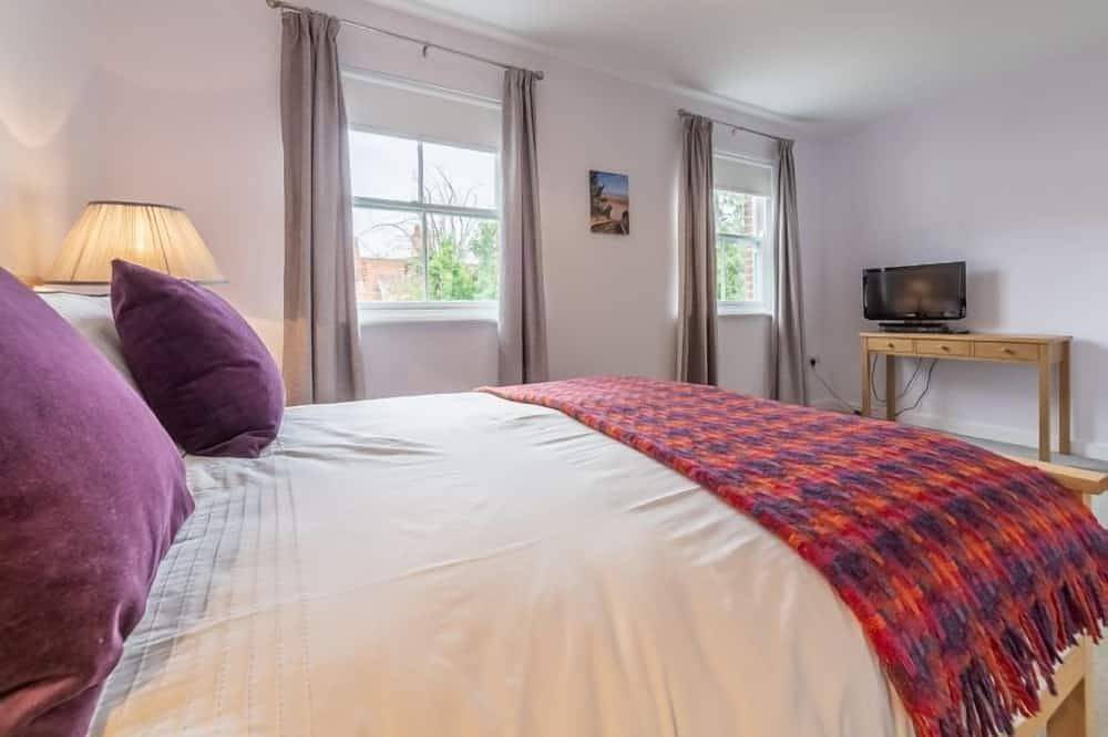 Holly Cottage, Wells-next-the-Sea, Norfolk in Wells-next-the-Sea, Norfolk Coast
