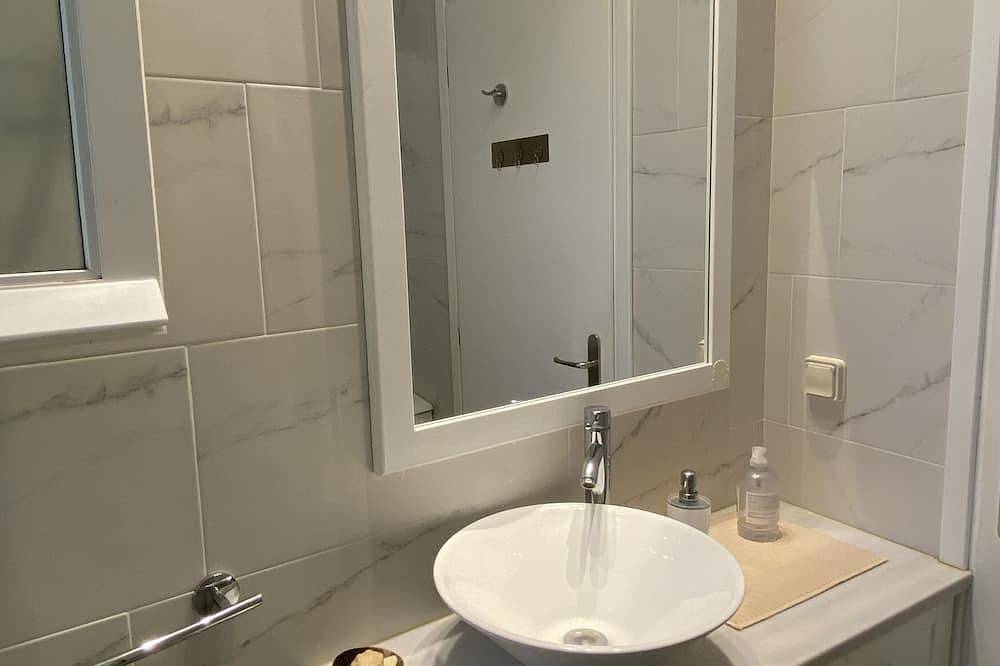 Hus nær Artimos stranden in Øyer i Attikaregionen