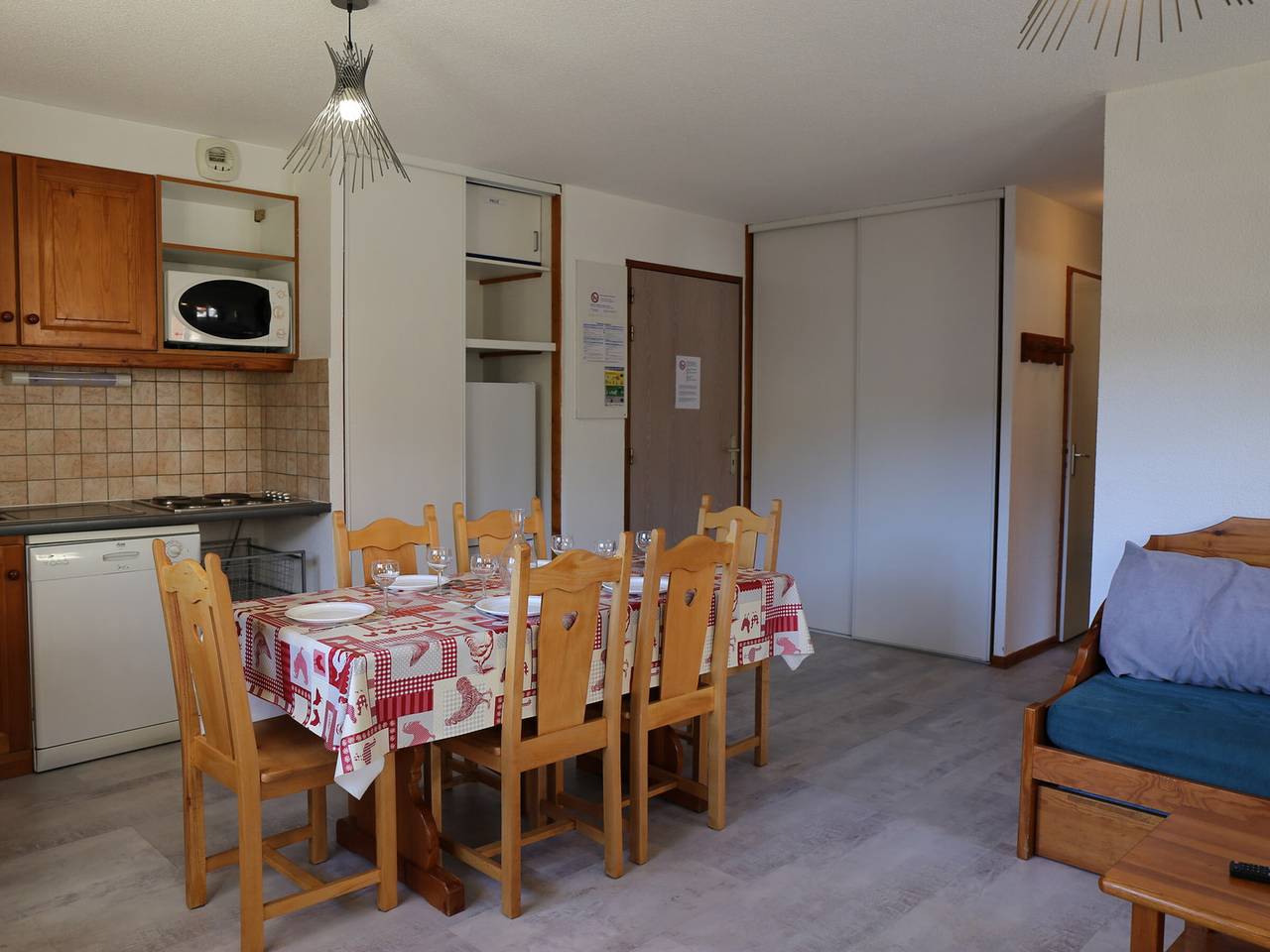 Entire apartment, Comfortable apartment in Aussois for 6 with terrace in Aussois, Massif de la Vanoise