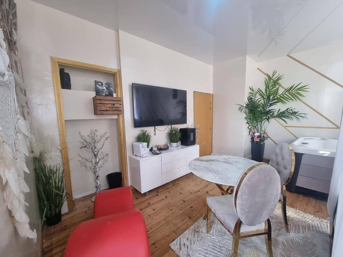 Suite with Hot Tub in Charavines, Lac de Paladru