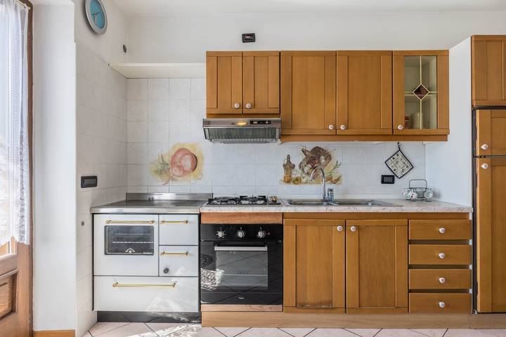 Entire apartment, Pet-Friendly Apartment 'Tra i Due Laghi' with Lake View & Terrace in Cagnotti, Baselga di Pinè