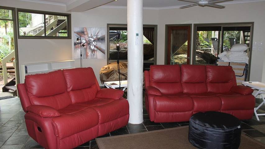 Holiday home for 10 people, with balcony and garden, with pets in Port Douglas