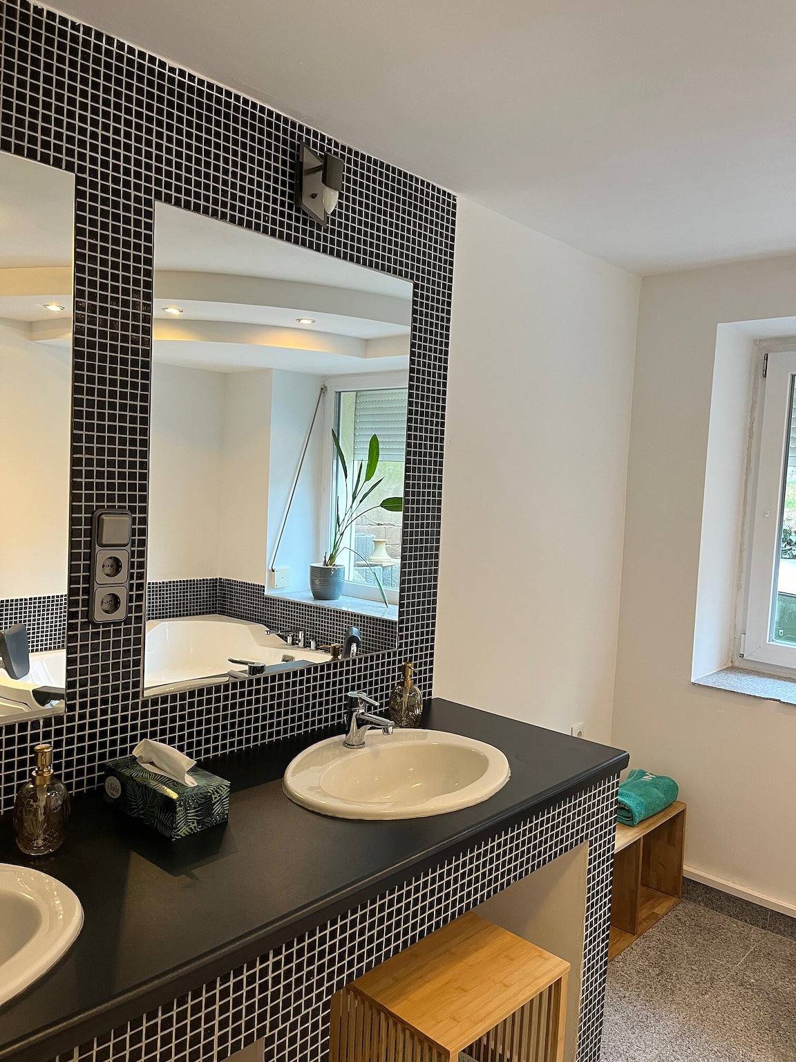 Entire apartment, Apartment 'Wohnung Mit Dachterrasse' with Private Terrace, Shared Garden and Wi-Fi in Absberg, Franconian Lakes