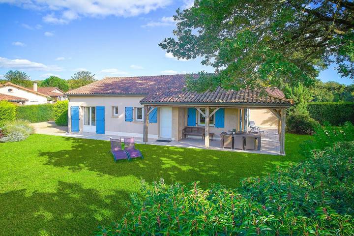 Ferienhaus für 6 Personen, mit Garten und Pool