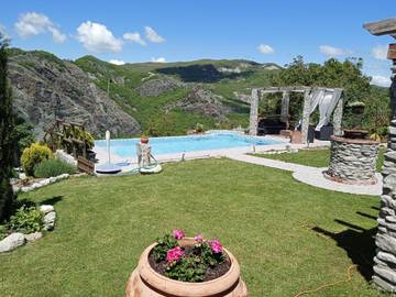 Location de vacances pour 2 personnes, avec jardin et piscine ainsi que jacuzzi et sauna dans Émilie-Romagne