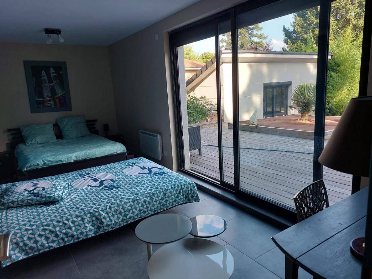 Appartement entier, One-Bedroom Apartment in L'Étrat, Loire