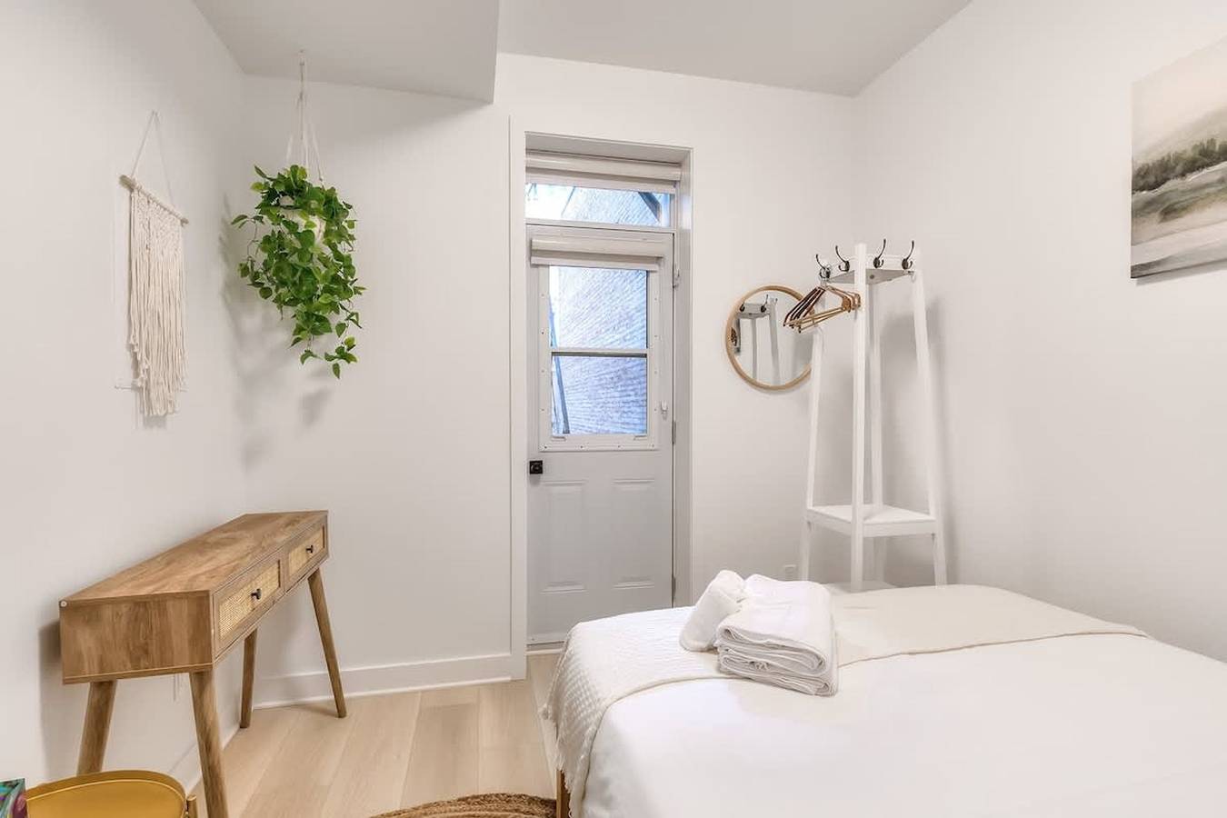 Apartamento entero, Boho chic and spacious 2 bedroom Heart of downtown in Ville-Marie, Montreal