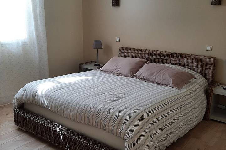 Location de vacances pour 9 personnes, avec piscine à Tosse - 2