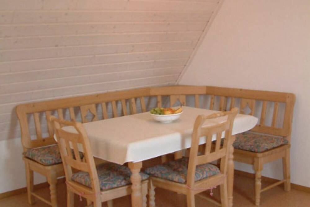 Dachgeschosswohnung (2.Og) am Ferienhof an der Stadtmauer Merkendorf in Merkendorf, Fränkisches Seenland