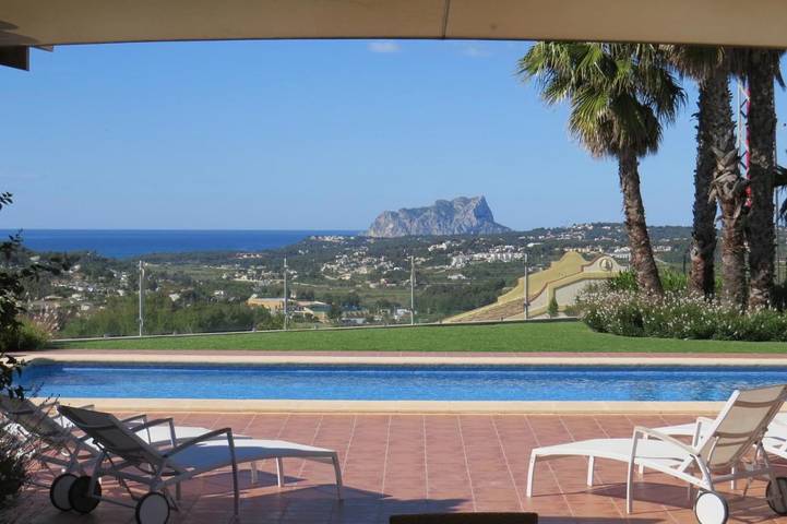 Chalet para 3 personas, con piscina además de jardín y vistas en Provincia de Alicante - 2