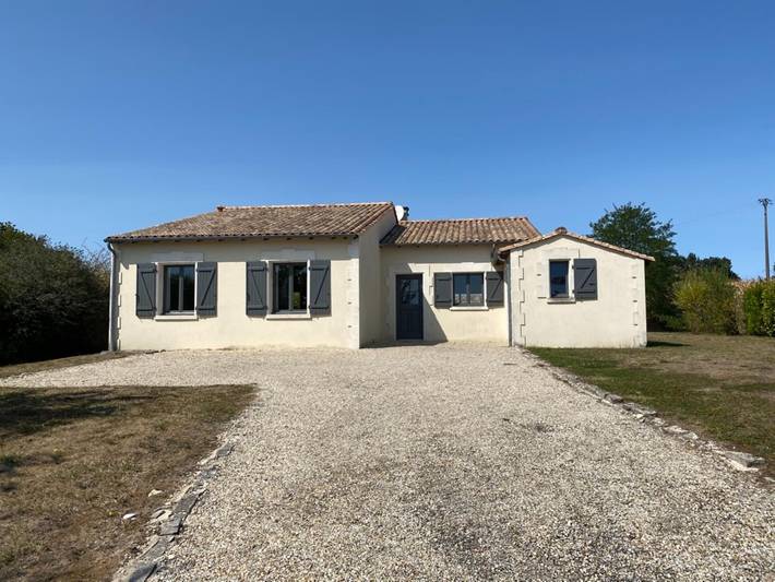 Location de vacances pour 8 personnes, avec piscine, adapté aux familles à Chalais - 2