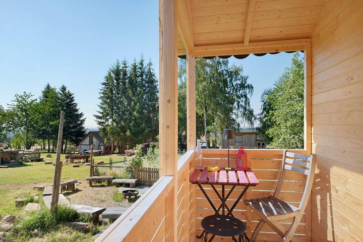 Hel semesterlägenhet, Tiny Home “Bauwagen auf dem Falkenhof” – Nature Retreat with Shared Kitchen in Bubenbach (Eisenbach), Eisenbach