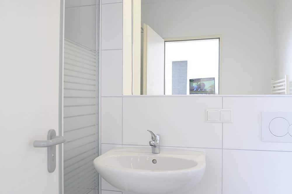 Ganze Wohnung, Serviced Superior Apartment inkl. kostenloses Wlan, kostenloses Parken und zweiwöchentliche Reinigung in Langen, Landkreis Offenbach